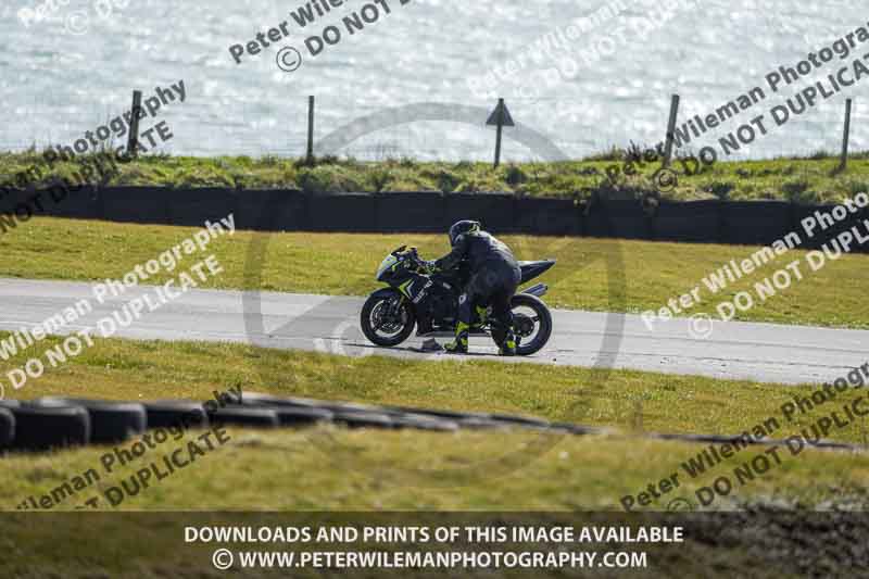 anglesey no limits trackday;anglesey photographs;anglesey trackday photographs;enduro digital images;event digital images;eventdigitalimages;no limits trackdays;peter wileman photography;racing digital images;trac mon;trackday digital images;trackday photos;ty croes